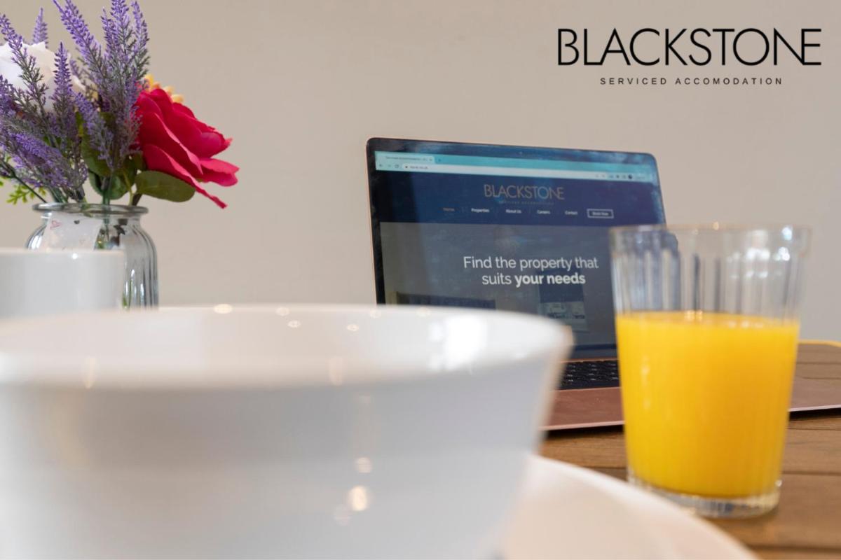 Island House - 3 Bedroom Townhouse by BPNE - Housity