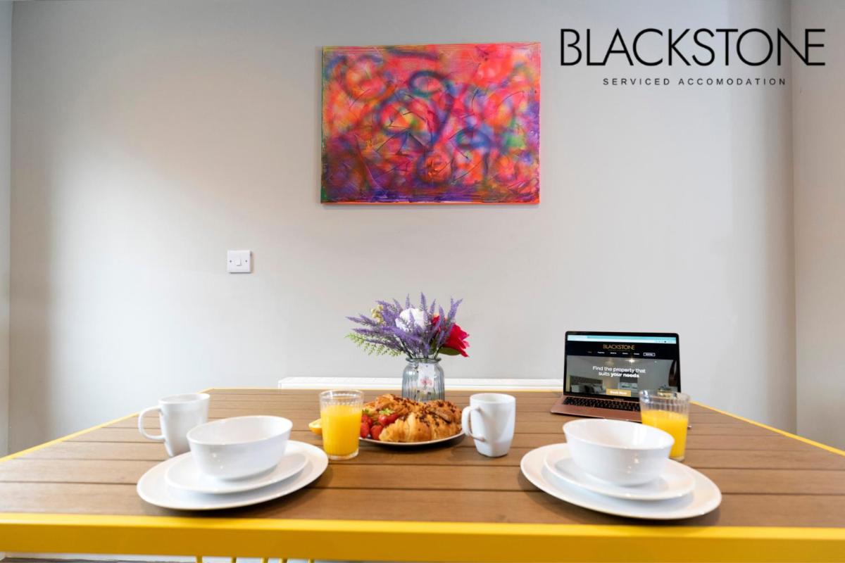 Island House - 3 Bedroom Townhouse by BPNE - Housity