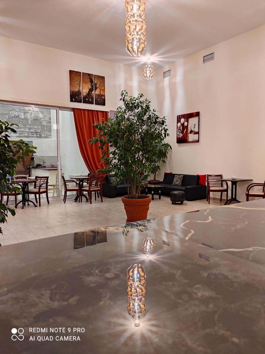 Sofias Hotel - Housity