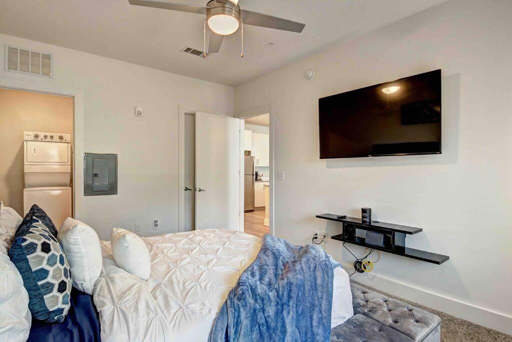 Upscale Getaway with Pool & Gym Netflix Disney - Housity