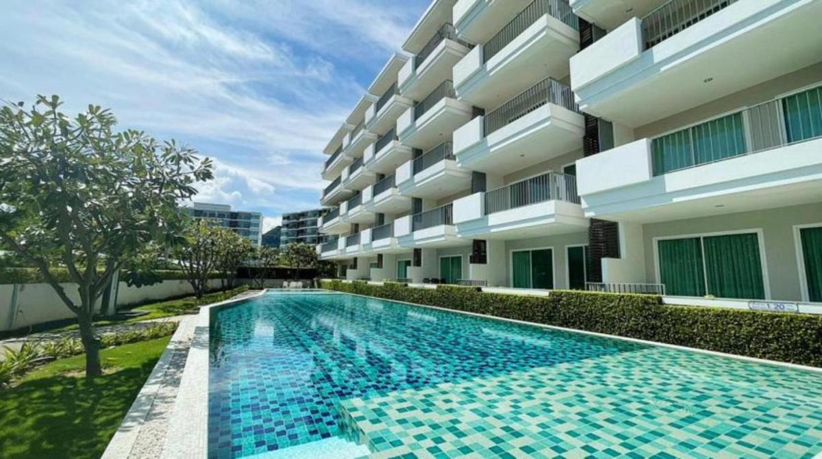 The Sea Condominium SeaView - Housity