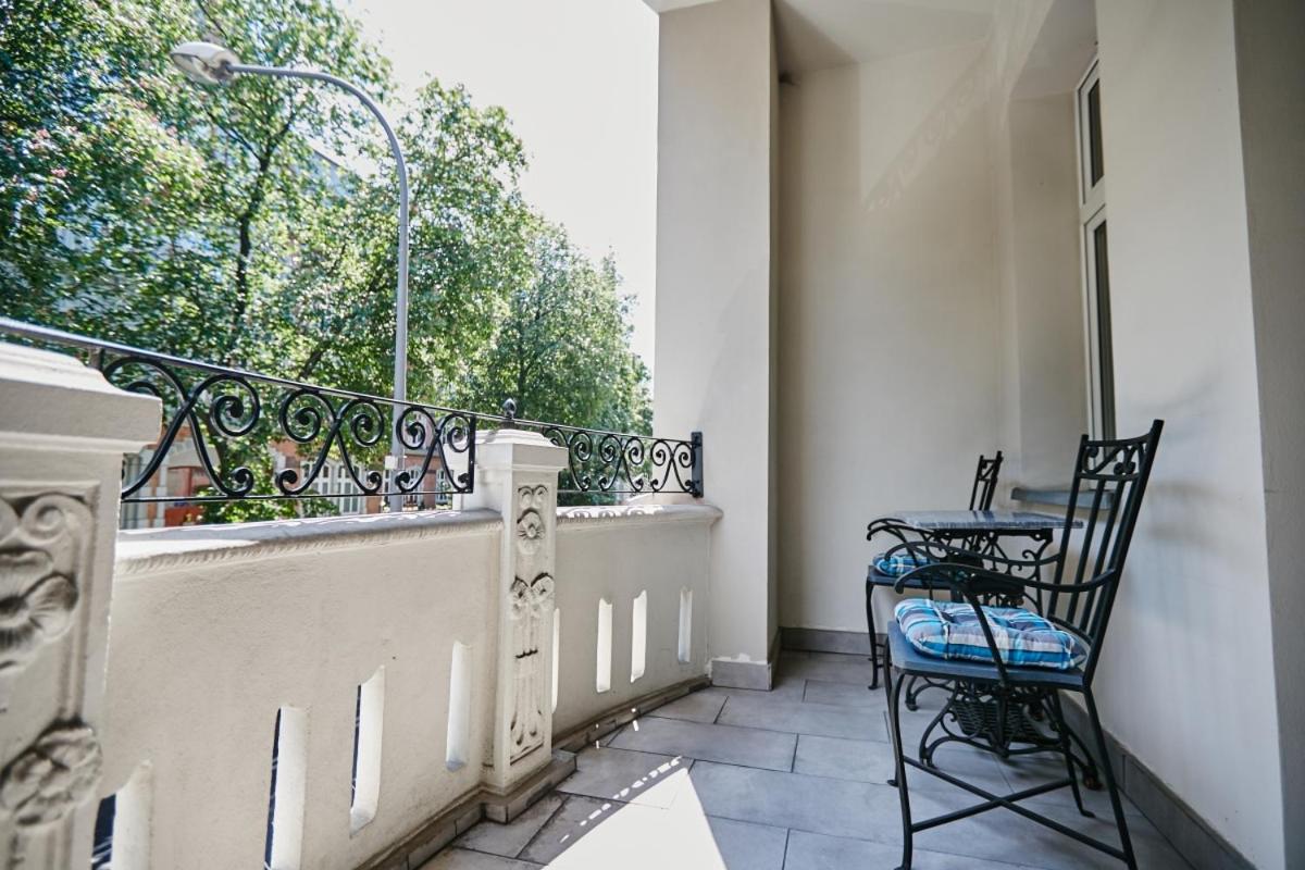 Czerwony Apartament DE LUX dla 4 osób Chorzów Katowice - Housity