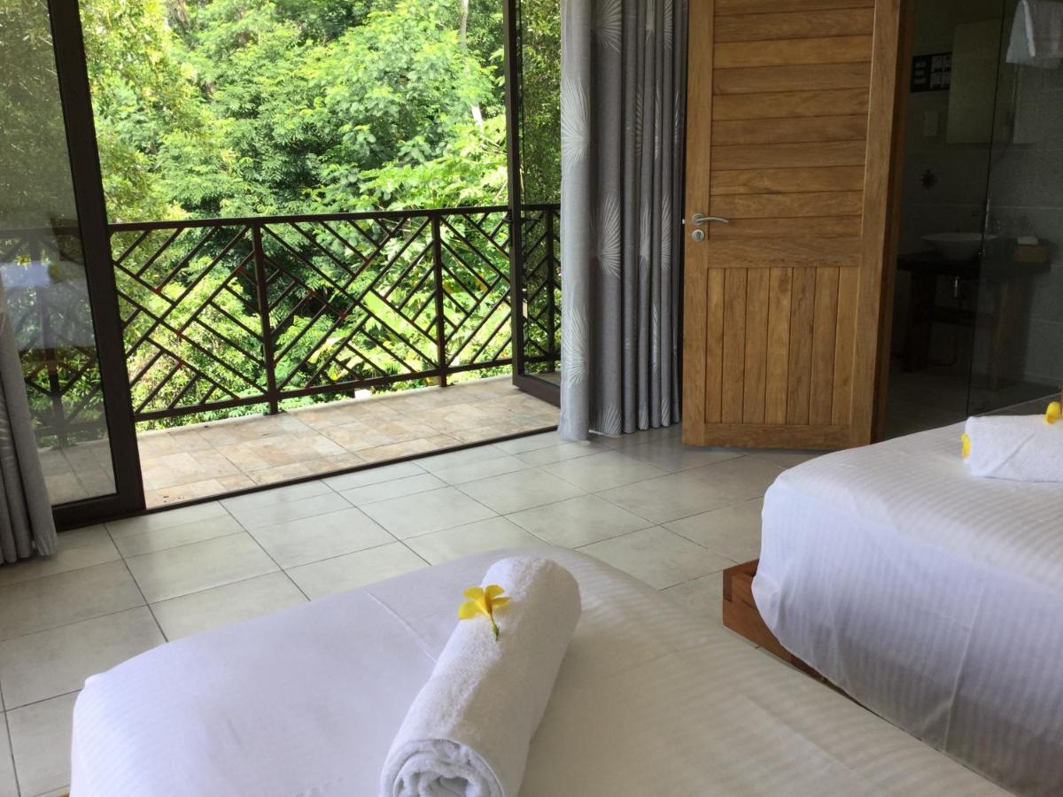 Bougainvillas Seychelles - Hizvo
