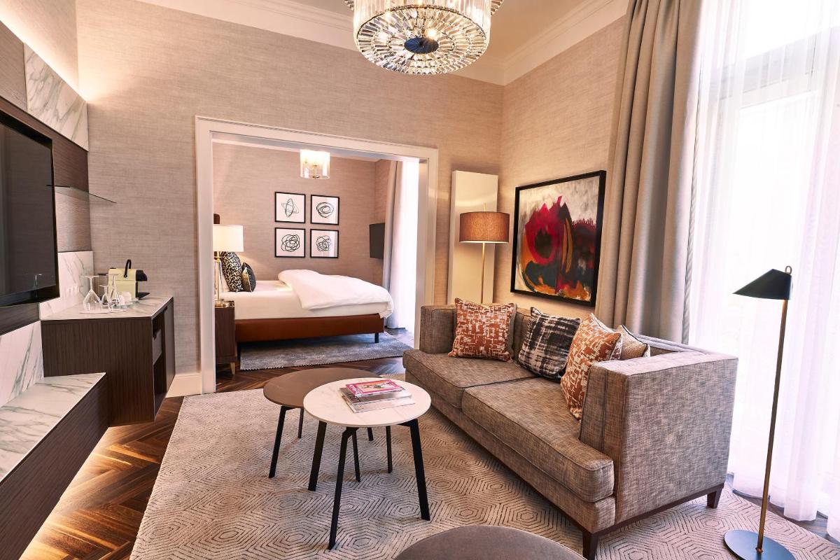 Ein Bett oder Betten in einem Zimmer der Unterkunft Steigenberger Icon Parkhotel Düsseldorf