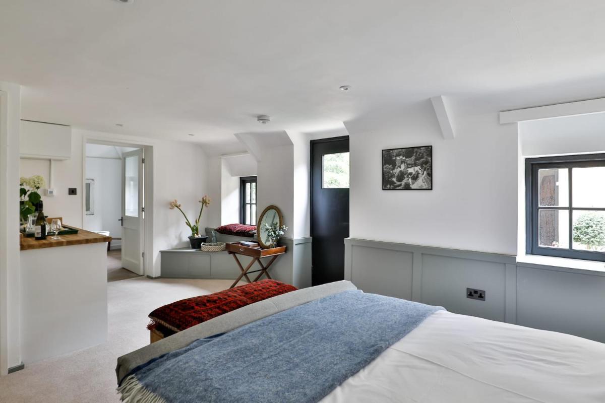 The Bothy Beverston Castle - Housity