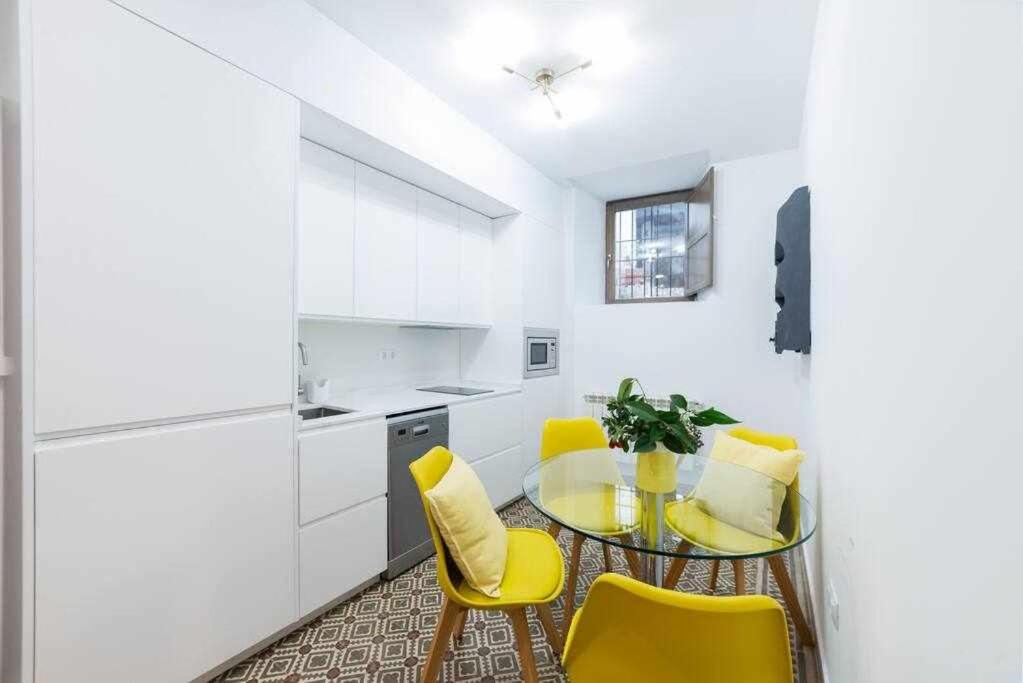 Room Boutique Calma Laura By KubiK - Housity