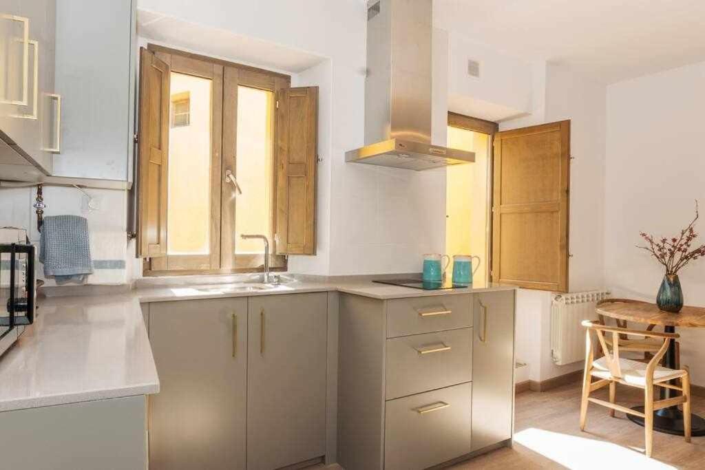 Room Boutique Calma Nerea By KubiK - Housity