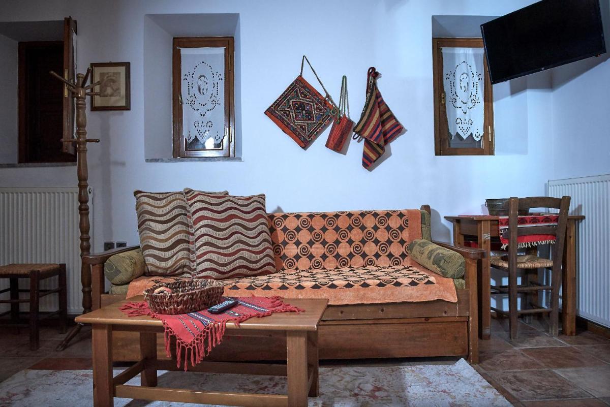 Malevos Traditional Houses - Housity