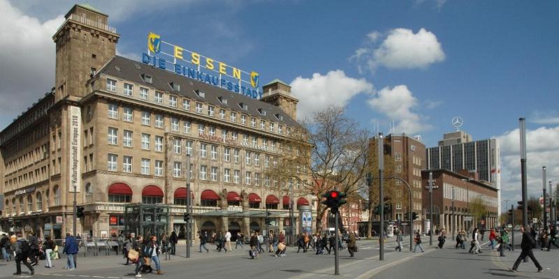PrivateLittleSingelWGroomAltenESSEN - Housity
