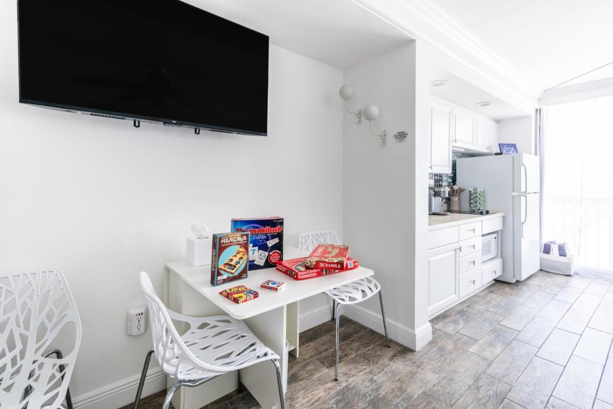 Daytona Beach Resort - Ocean Front Luxury Studio - Housity