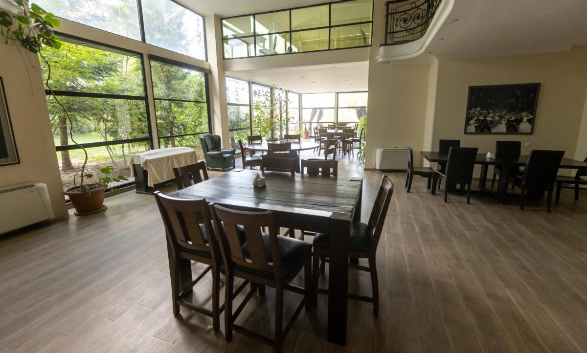 Hotel Beaumonde Garden - Housity