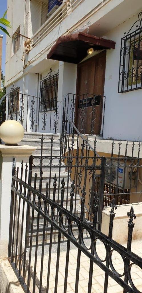 Sheikh Zayed City duplex with garden 4 bedrooms 2 sallon 3 bathroom big kitchen - Housity