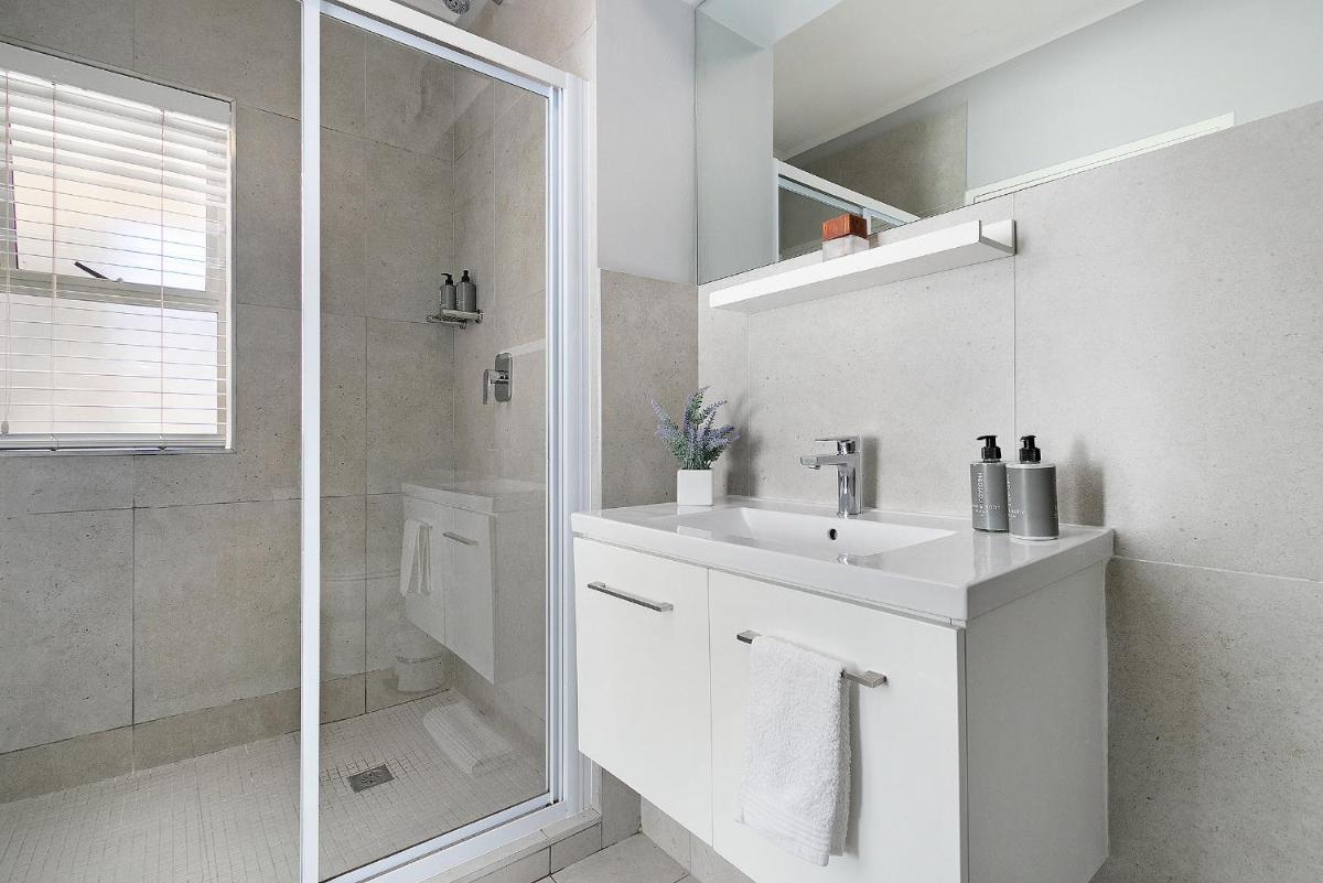 Suitetrails - Century City Luxury Two Bedroom Apartment
