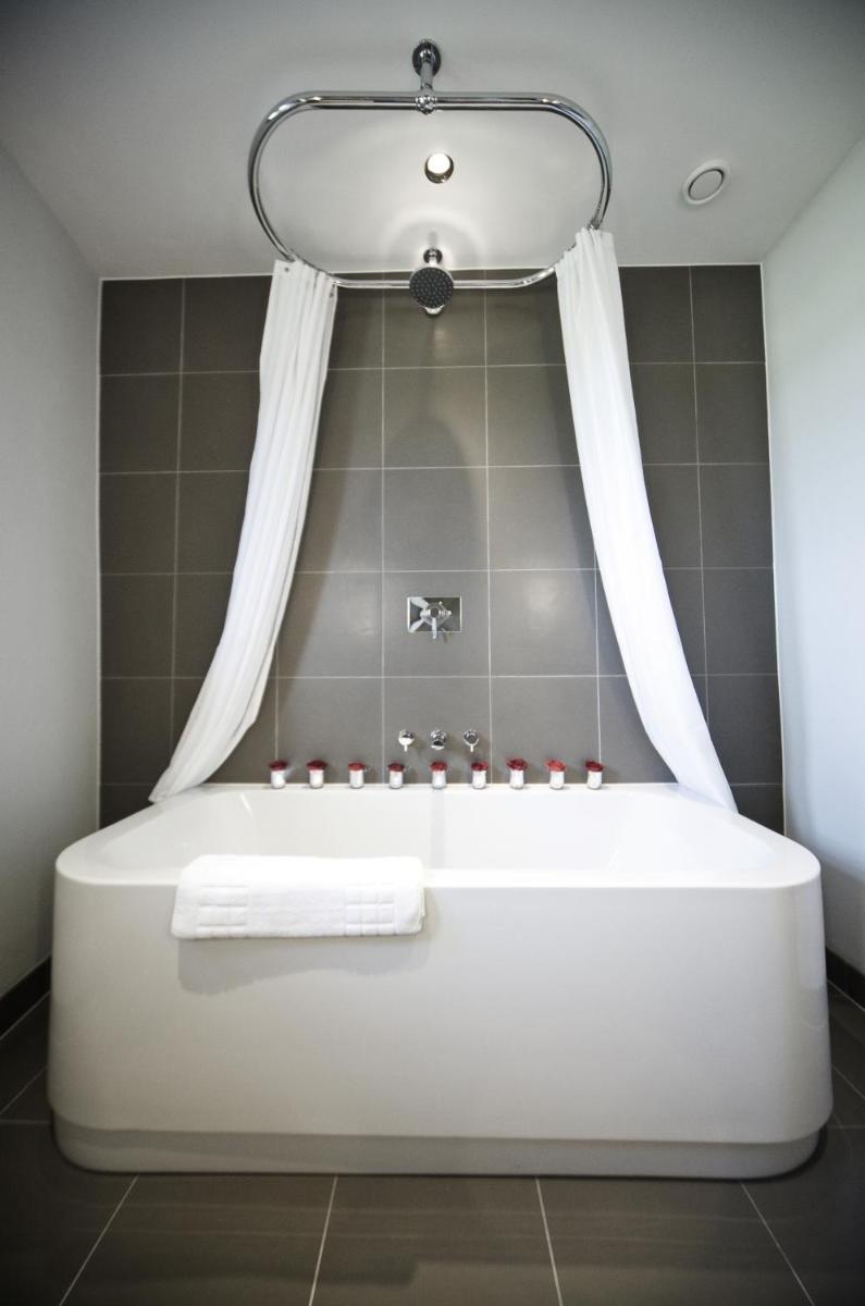 Leeds Castle Maiden's Tower - Housity