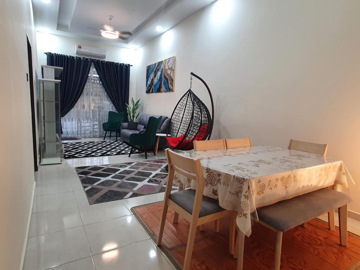 D'Best Laa Homestay Ayer Hitam - Housity