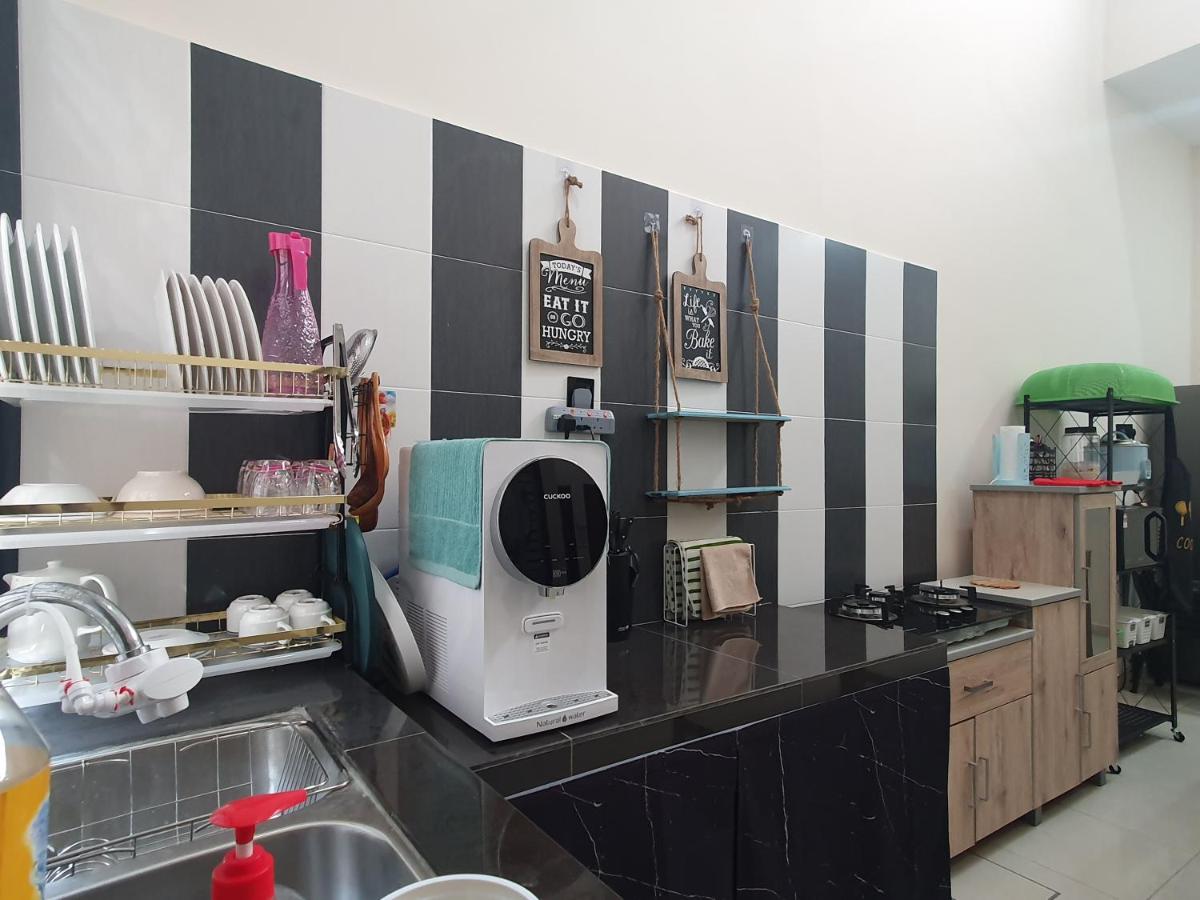 D'Best Laa Homestay Ayer Hitam - Housity