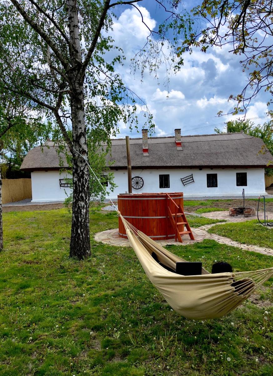 Suitetrails - A Nádtetős Parasztházak