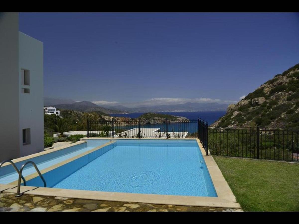 Villa Ouranos our dream in blue and cream with seaview and pool - Housity