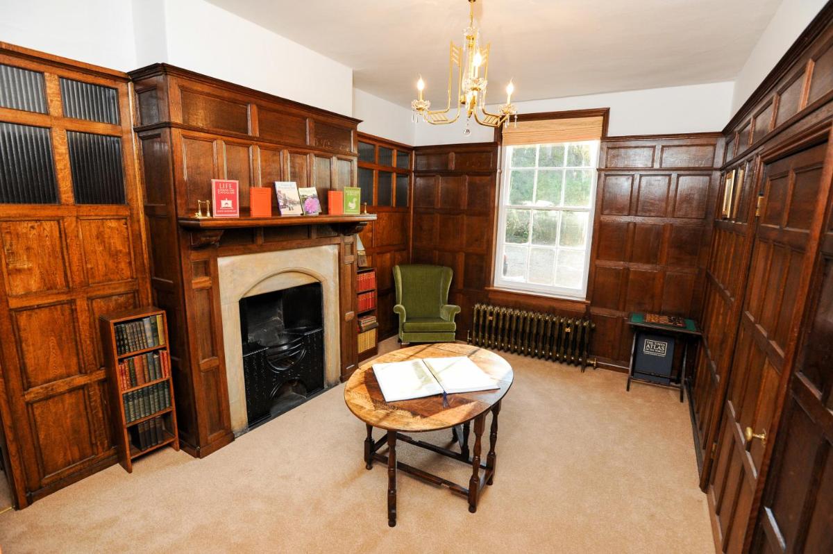 Woodhall Spa Manor - Stylish Secret Escape - Housity