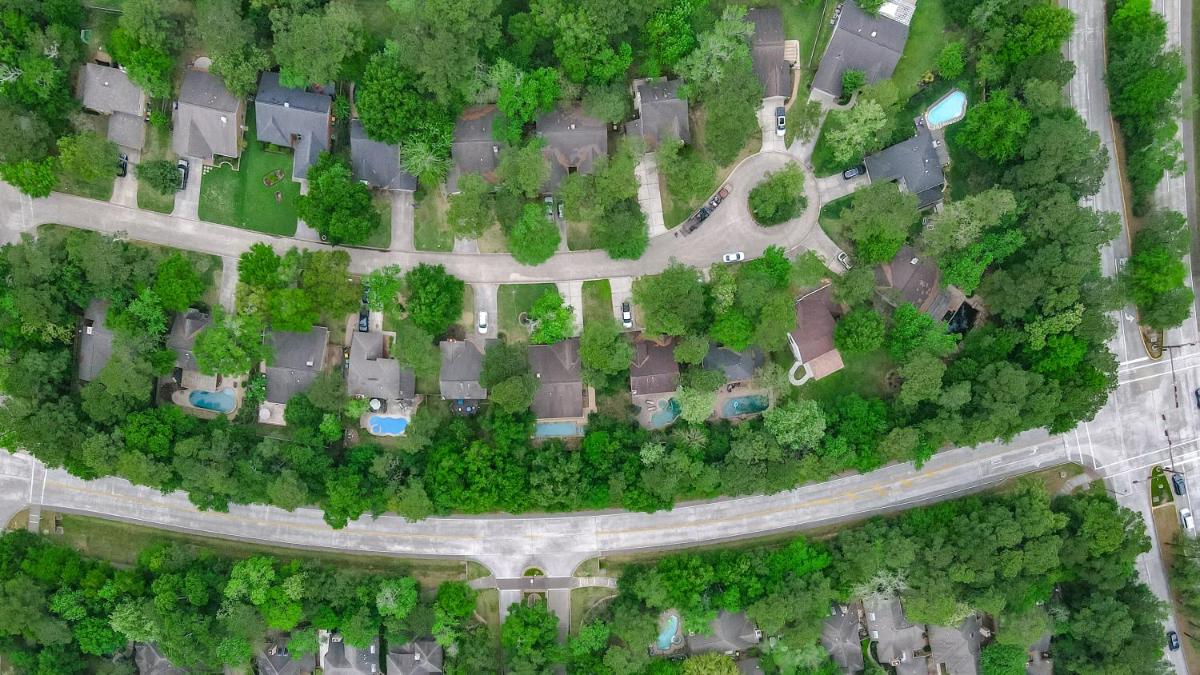 Pool & Spa! Whimsical Heart of The Woodlands - Housity