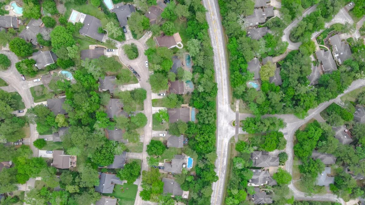 Pool & Spa! Whimsical Heart of The Woodlands - Housity