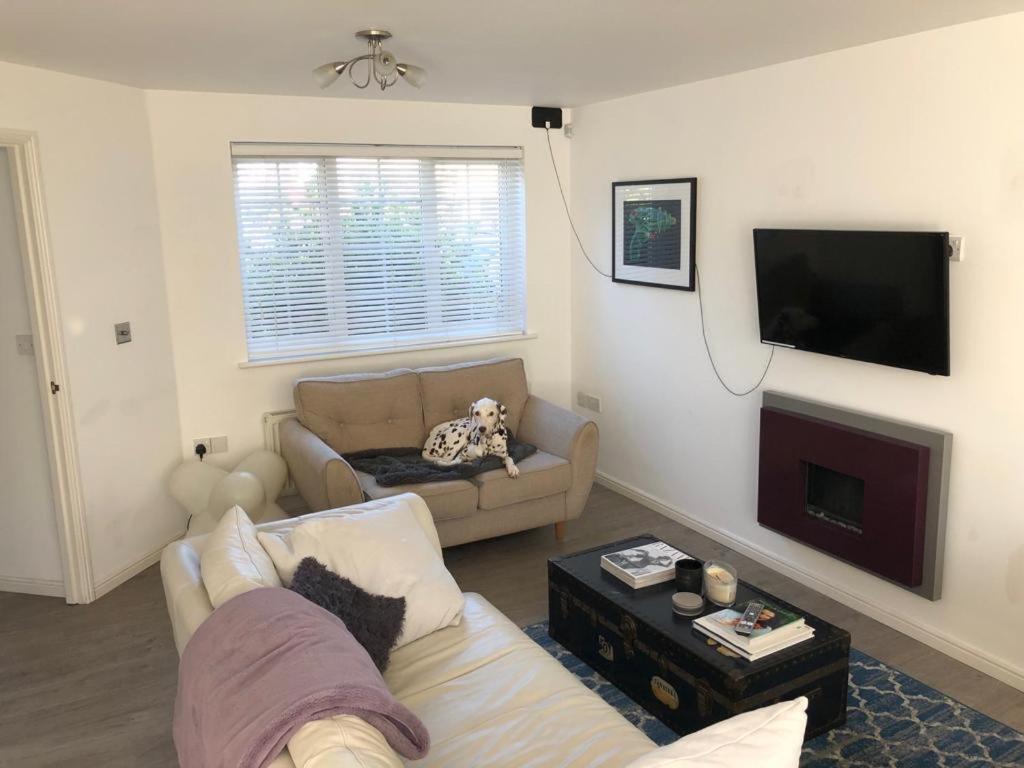 Holiday house within 5 min walk from Bracklesham Bay beach - Housity