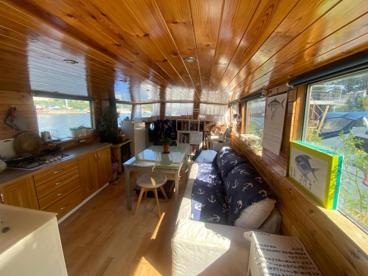 Houseboat Harukawa - Housity