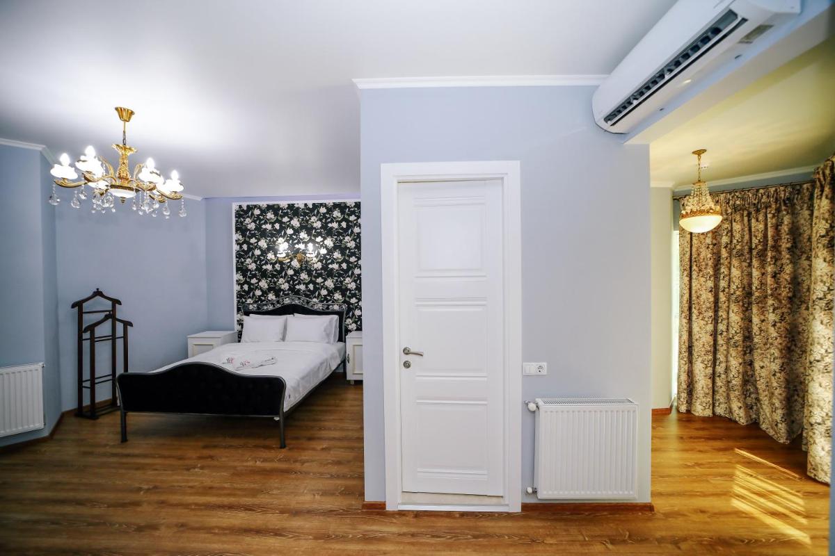 Suitetrails - Rose Hotel & Hostel Vake