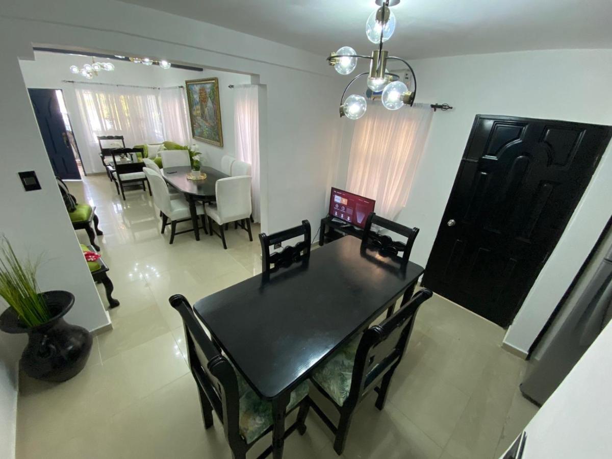 Suitetrails - 3 bedrooms with AC and 2 bathrooms home in Residential area