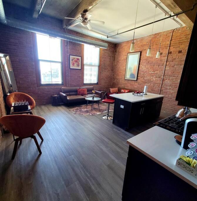 Cool South Loop Loft 5 Min to McCormick & Loop - Housity