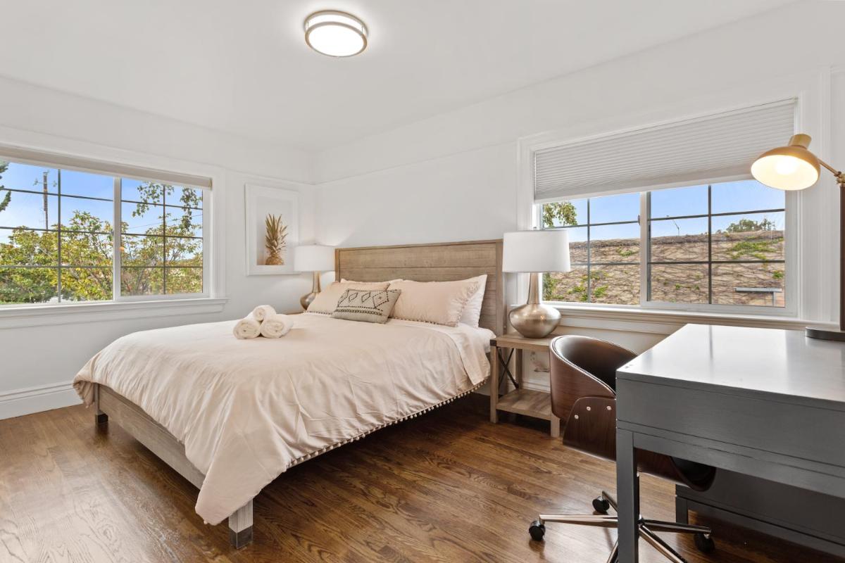 @ Marbella Lane - Burlingame Modern Corner 3BR - Housity