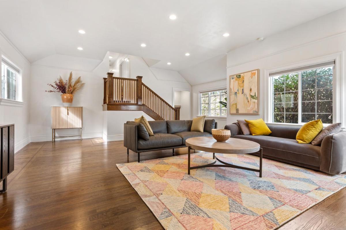 @ Marbella Lane - Burlingame Modern Corner 3BR - Housity