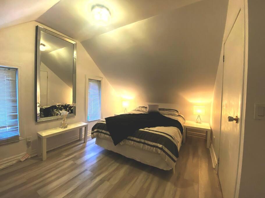 Cozy 3-Bedroom House in Historic Town/Free Parking - Housity