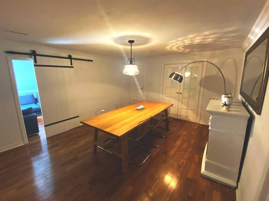 Cozy 3-Bedroom House in Historic Town/Free Parking - Housity