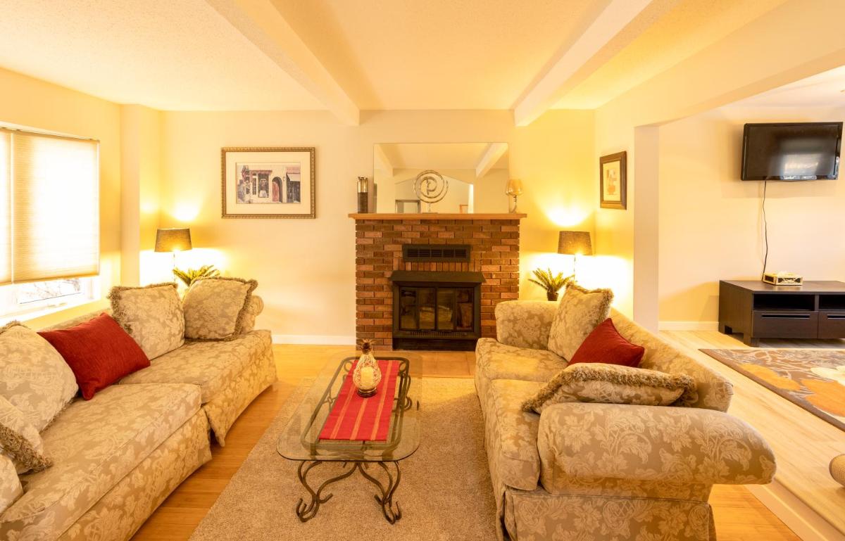 comfortable house located 10 minutes from downtown - Housity