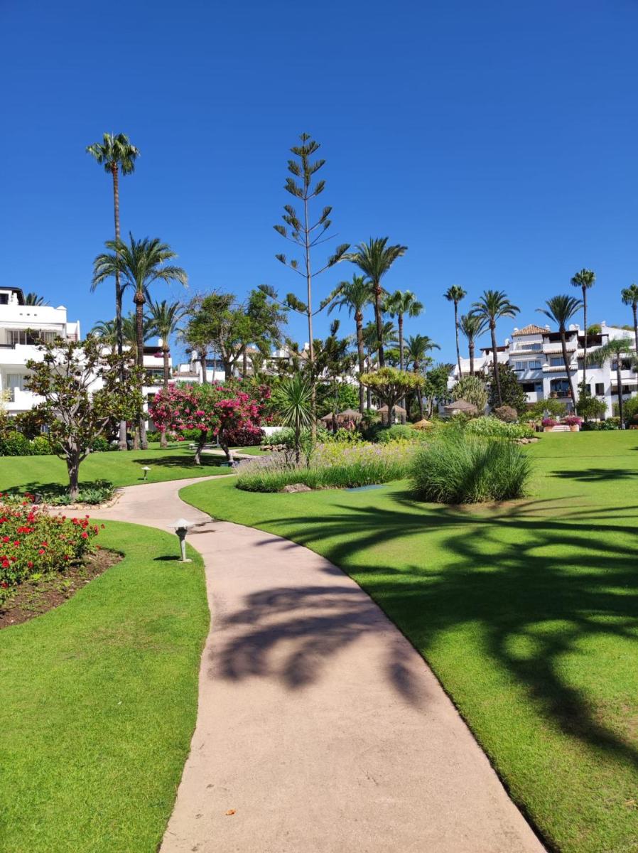 Relax Alcazaba Beach Apartment - Housity