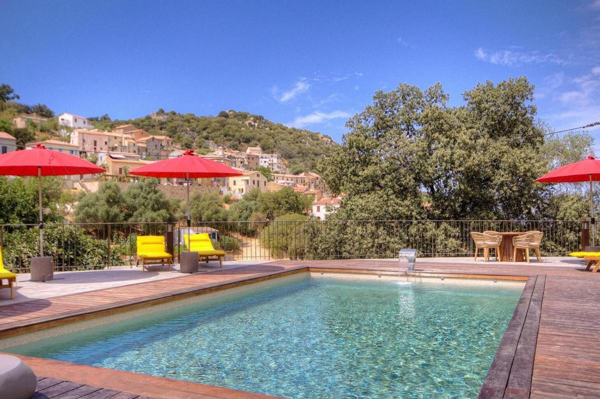Piscine de l'établissement Hôtel Casale Olmia ou située à proximité