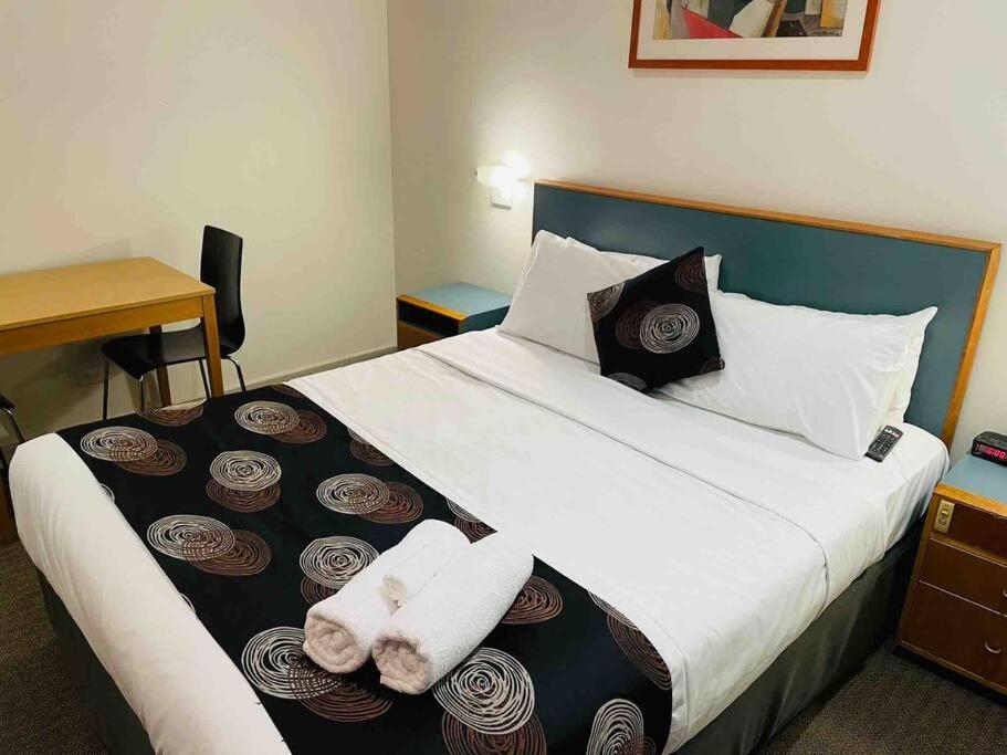 438/247 entire 1BR exHotel Room in the heart of city - Housity