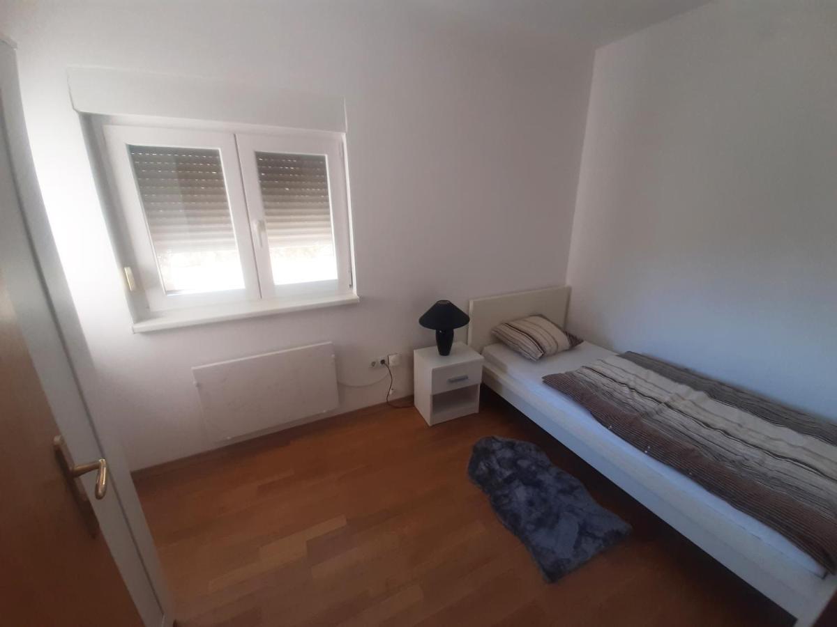 Riverside Vacation House Mrežnica - Housity