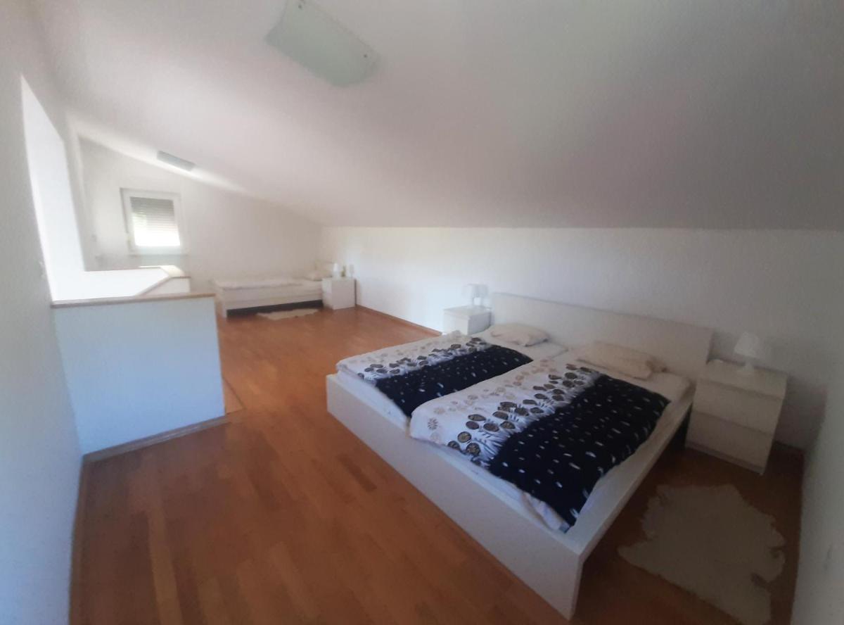 Riverside Vacation House Mrežnica - Housity