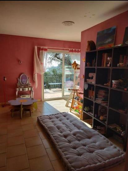 Big Family House ideal for events or cyclists - Housity