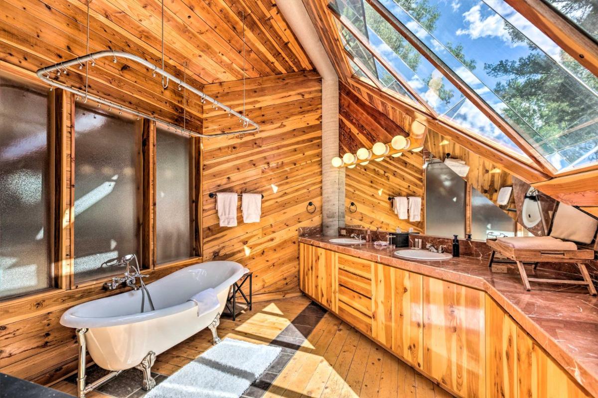 Angel Fire Cabin with Deck about 2 Mi to Ski and Hiking! - Housity