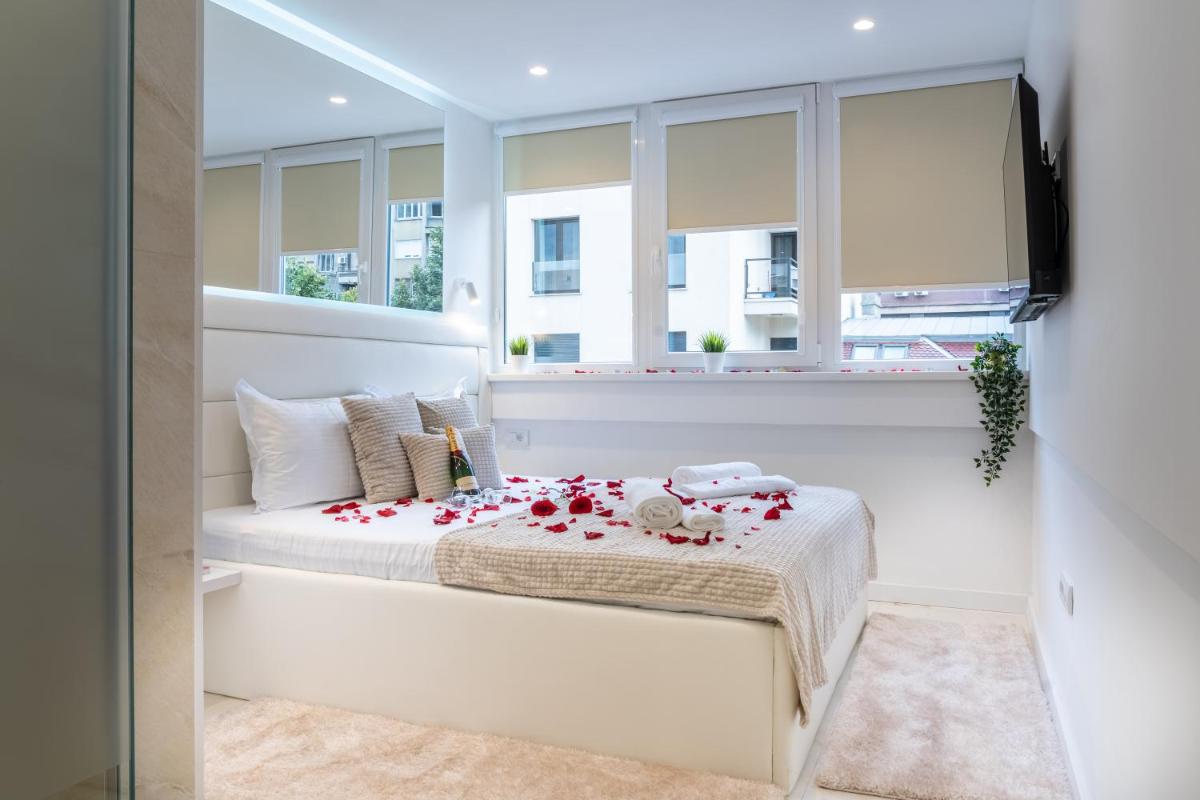 Alex Central Apartments - Housity