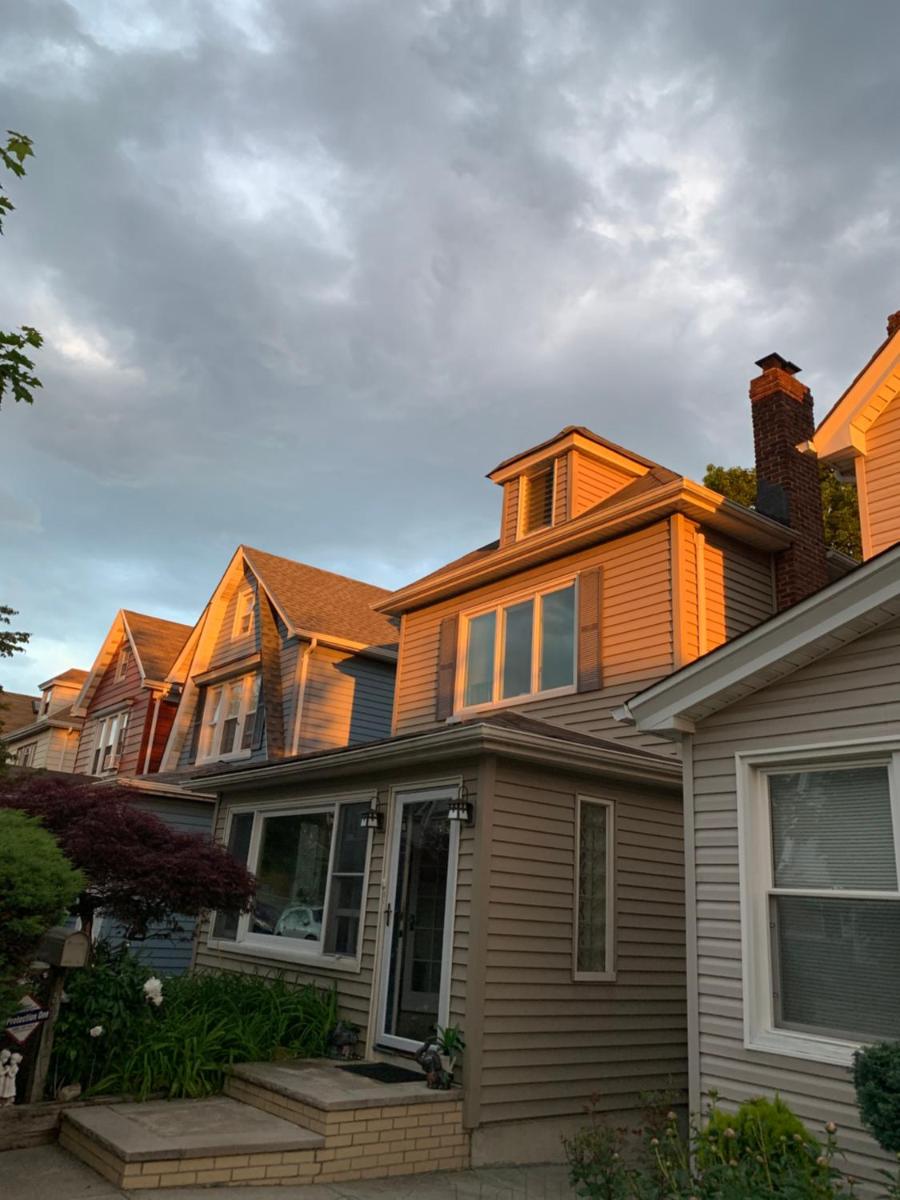 Separate big room near JFK and LaGuardia airport - Housity