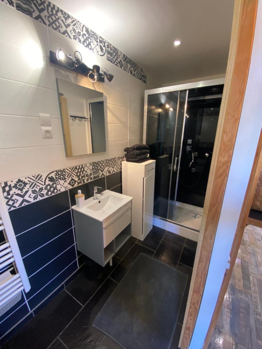 Gîte du Silo Loft atypique ,Tournesol , spa&piscine couverte - Housity