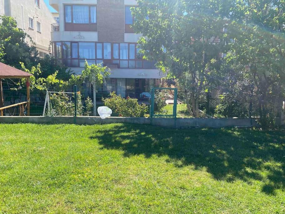 Sea house with a garden (40 km to Istanbul) - Housity