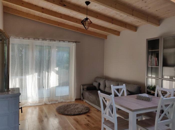 Miodowy domek BEEnjoy - Housity