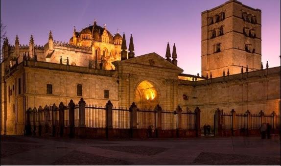 JUAN II - Housity