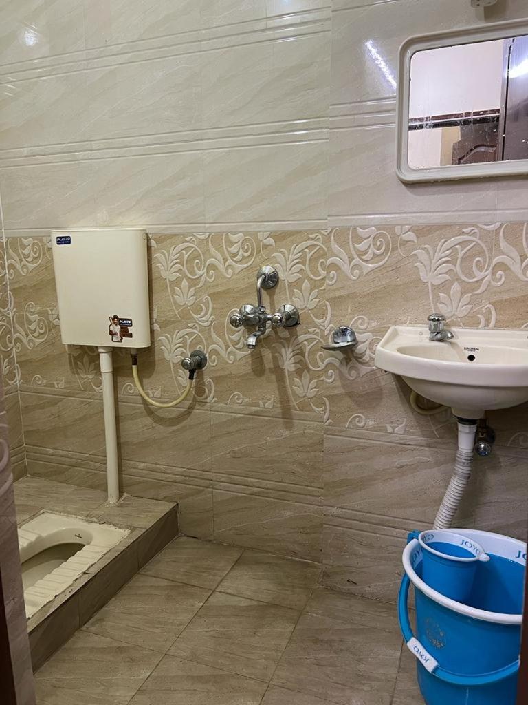 Home to explore Food, History & Shopping - Housity