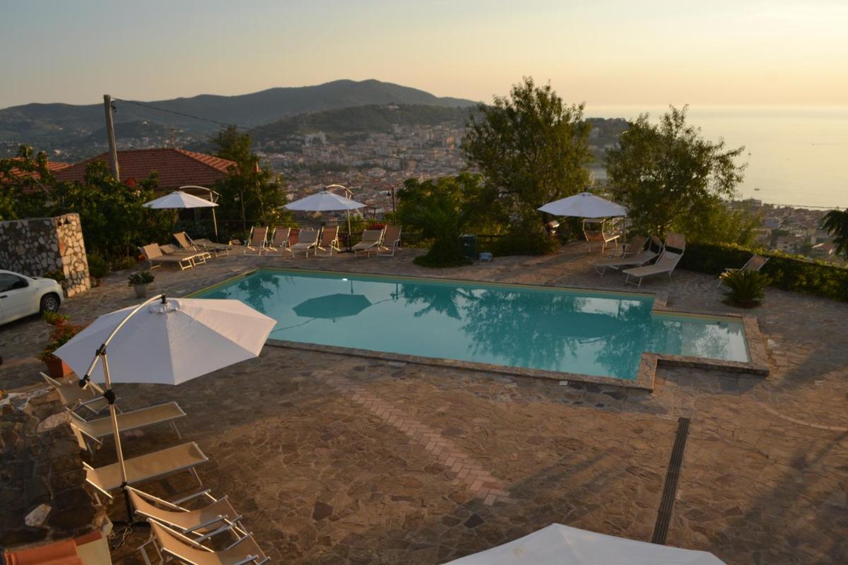 Villa Malandrino Guest House - Housity